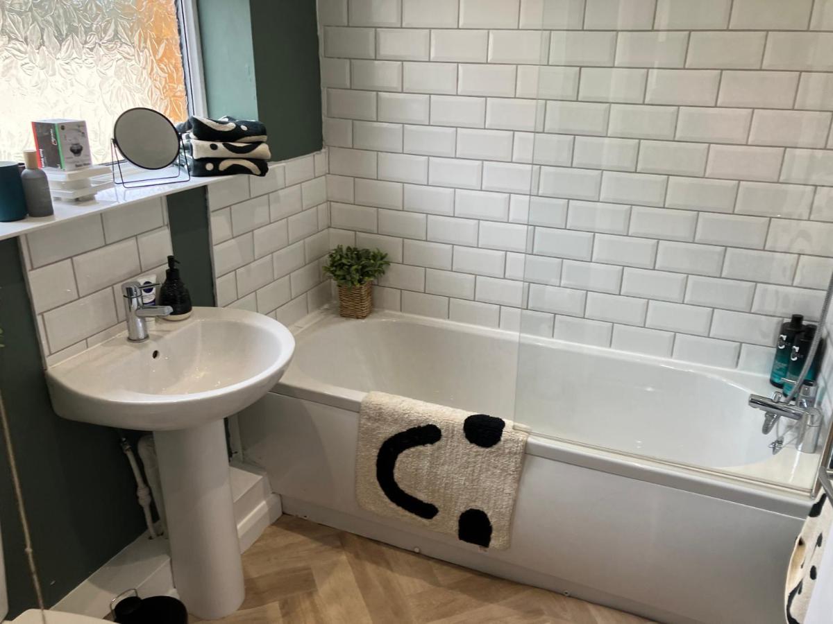 Rose - Centre, Hospital Crownwork Studios, Nissan & Stadium Of Light Holiday home *