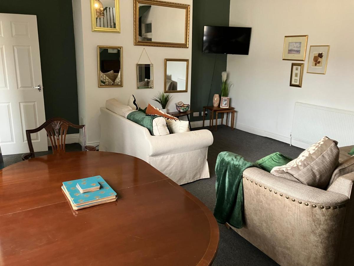 Rose - Centre, Hospital Crownwork Studios, Nissan & Stadium Of Light Holiday home Sunderland (Tyne and Wear)